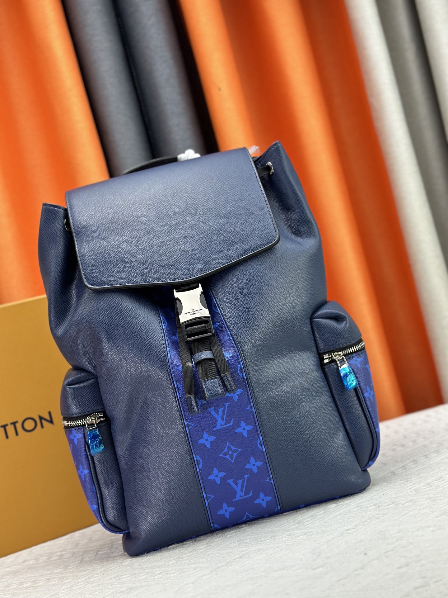 LV bag 733